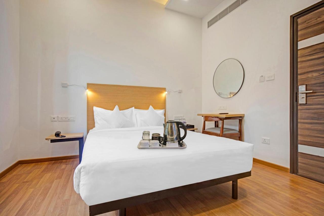 Upar Hotels - T Nagar Chennai Esterno foto