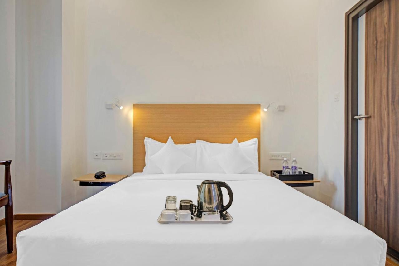 Upar Hotels - T Nagar Chennai Esterno foto